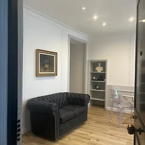 Crispi 30 Stylish Apartment