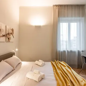  Apartment Elegant Design Apartmentduomo-naviglia/c E Wi-fi Italy