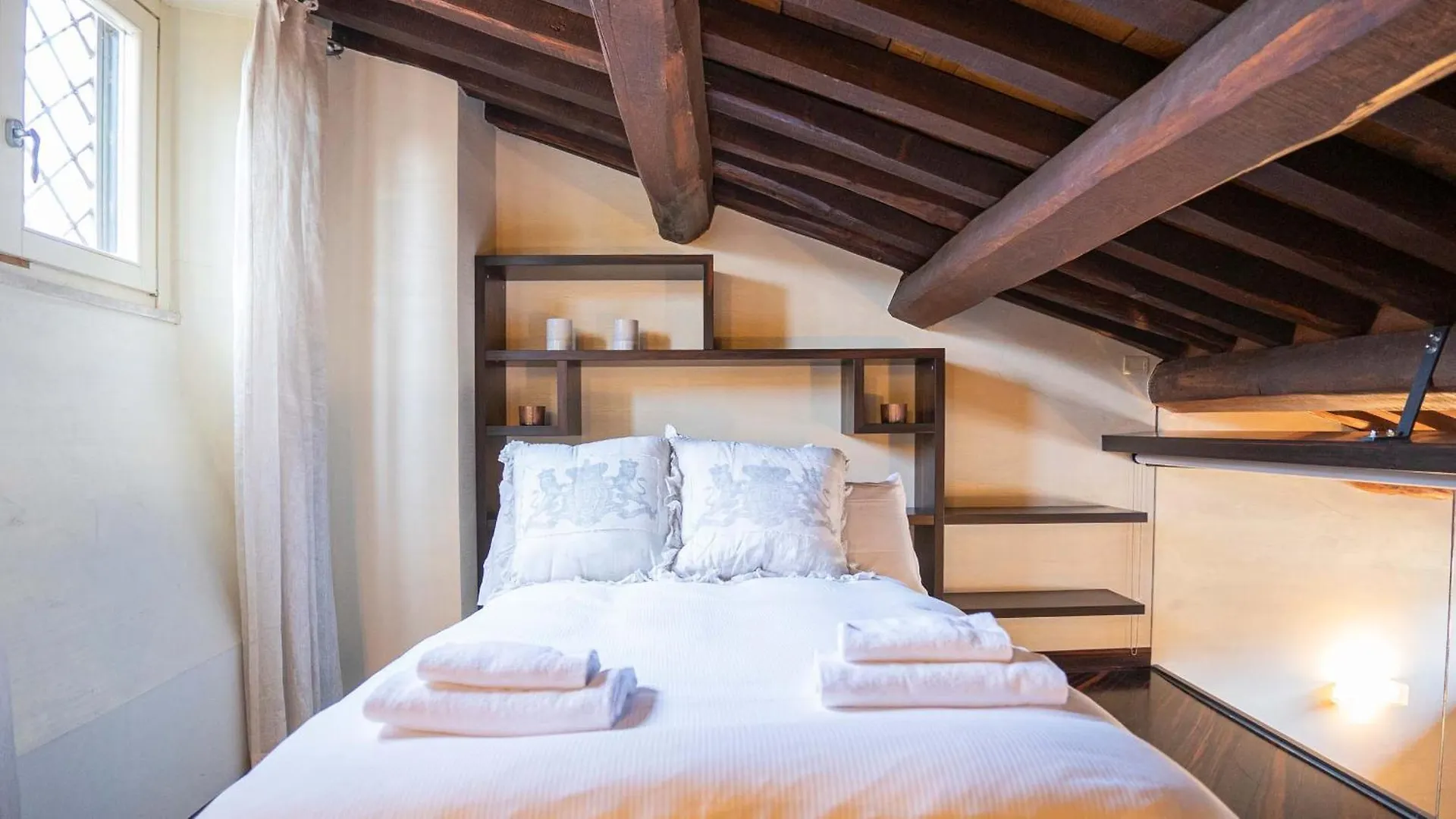 Piazza Venezia Charming Apartments With View Rome