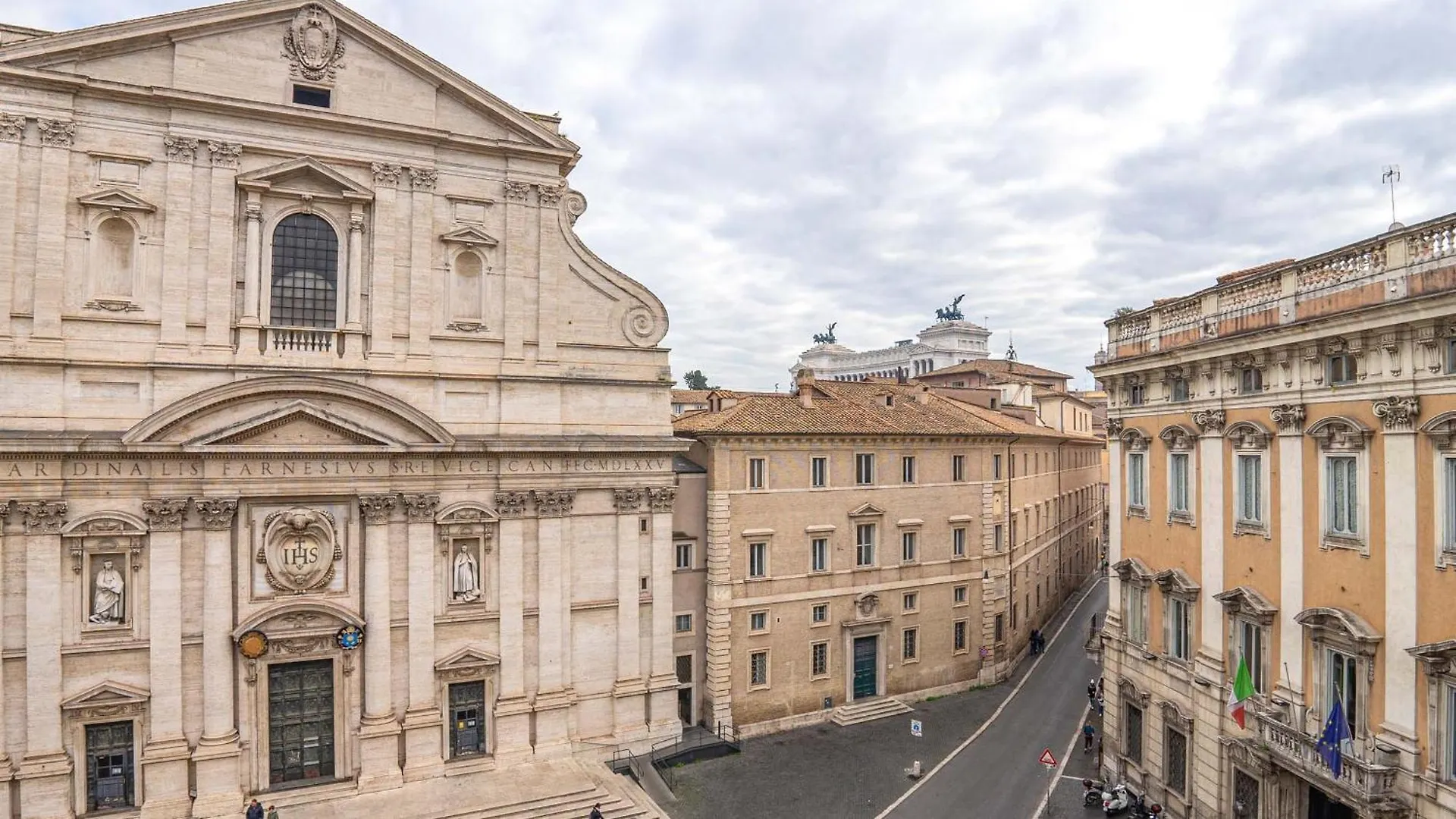 Piazza Venezia Charming Apartments With View Rome Italy