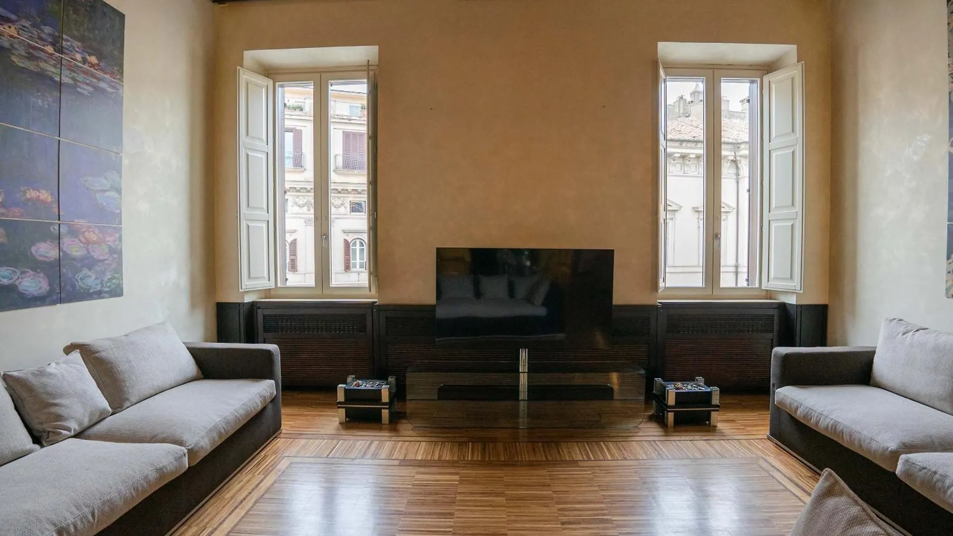 Piazza Venezia Charming Apartments With View Rome