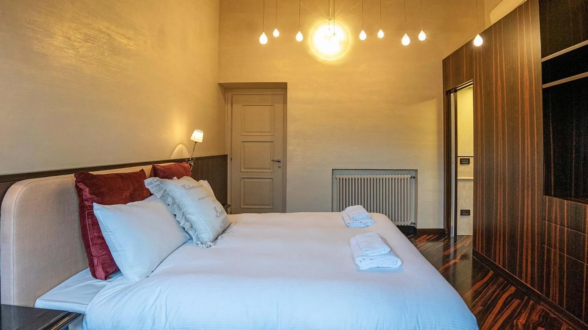 Piazza Venezia Charming Apartments With View Roma Italia