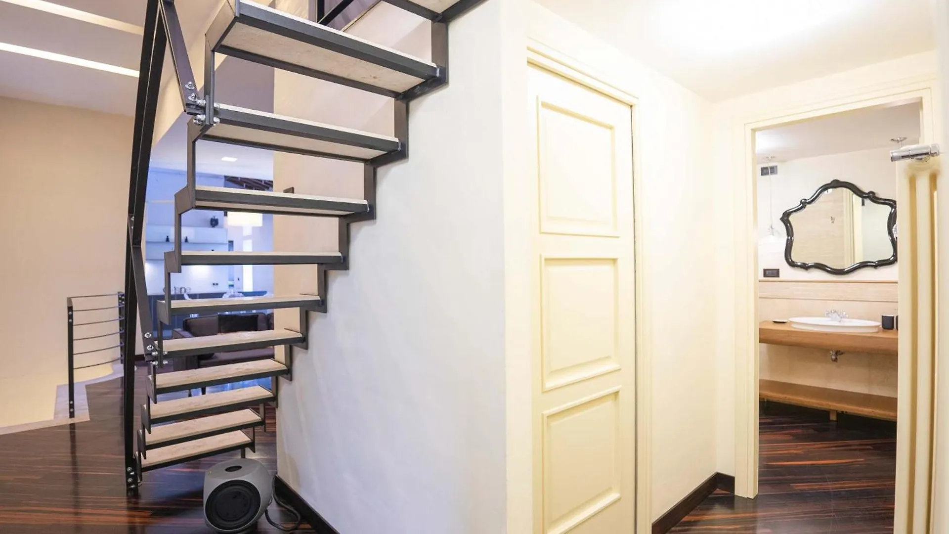 Piazza Venezia Charming Apartments With View Roma