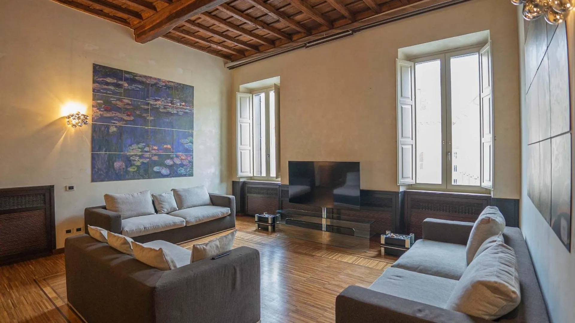 Piazza Venezia Charming Apartments With View Roma Italia