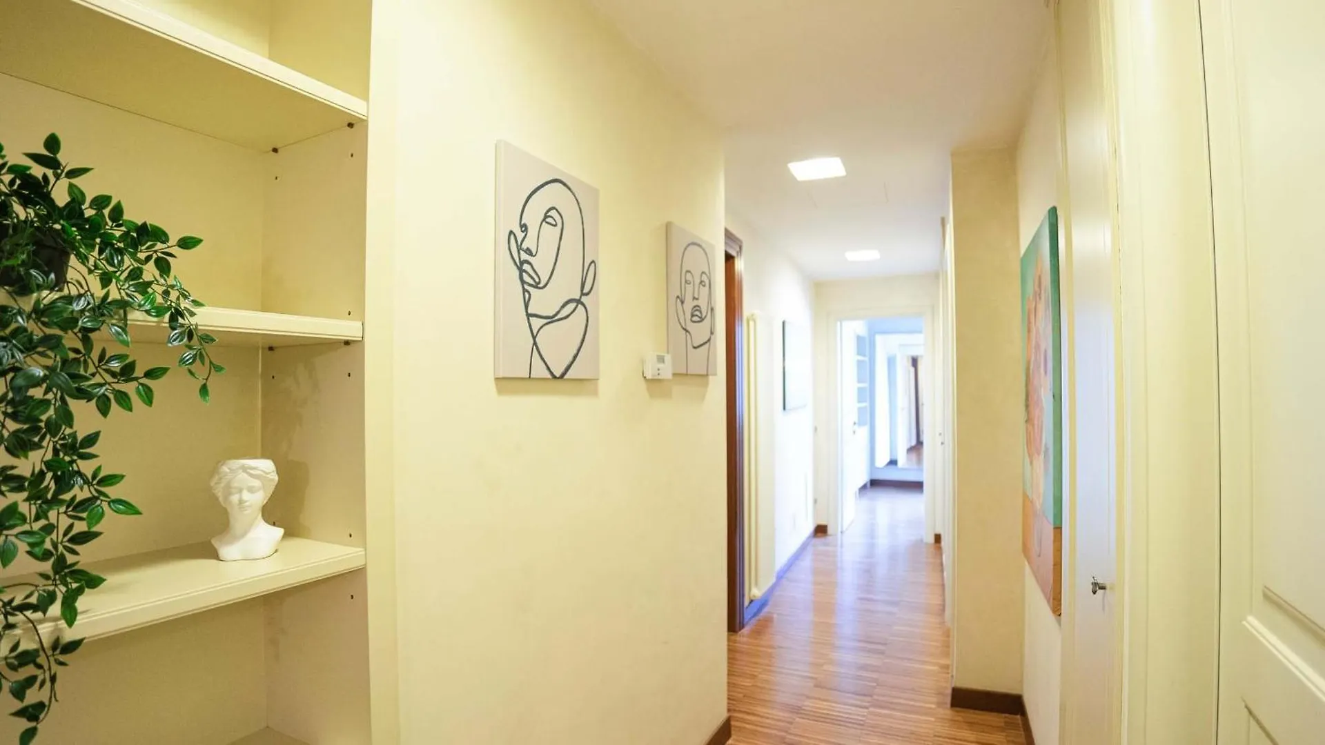 Piazza Venezia Charming Apartments With View Roma